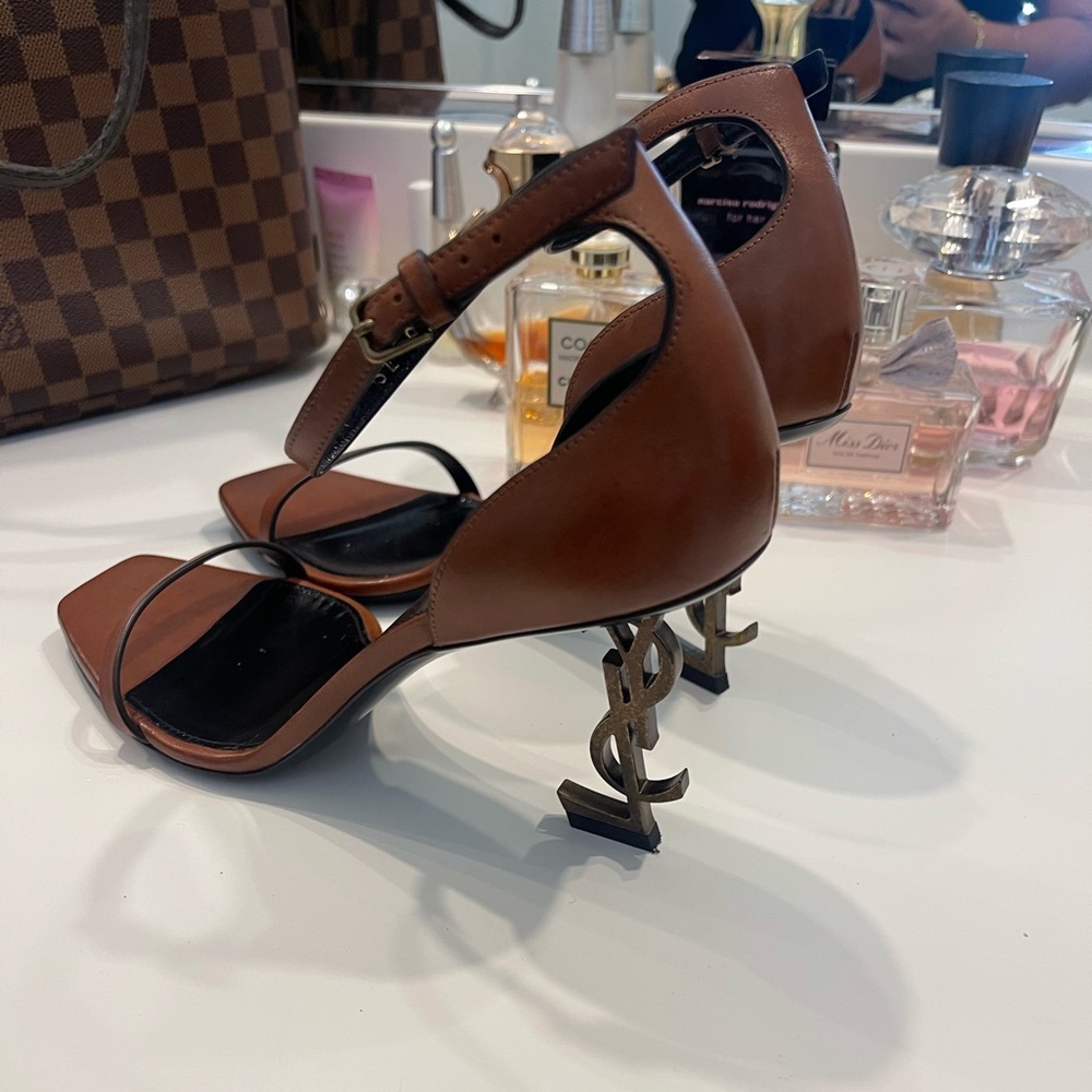 Ysl sandals size 39 1/2